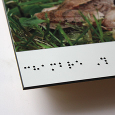 plaque en braille pour porte