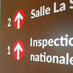 plaque signalétique acier rouillé